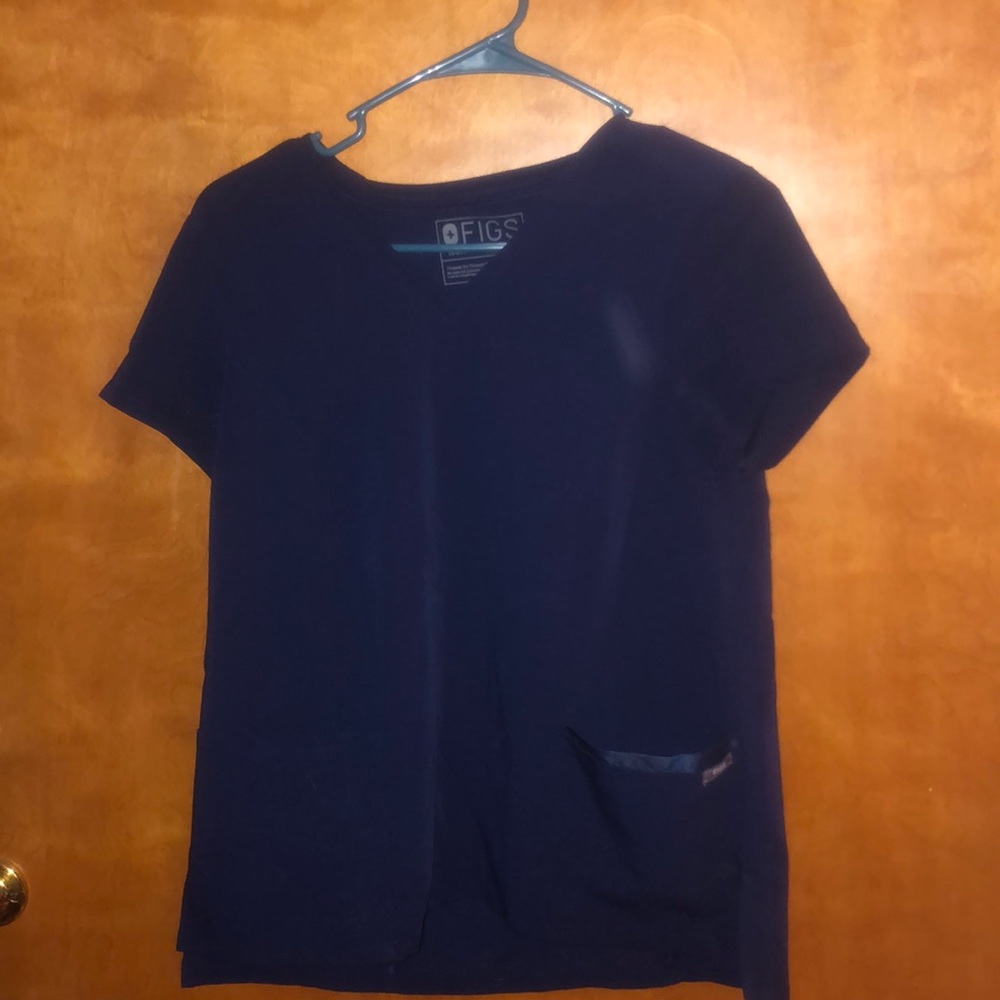 Figs scrub top